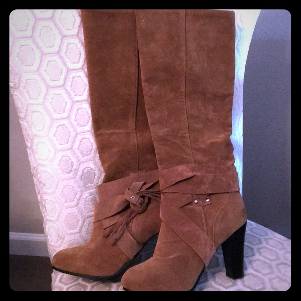 ONE DAY ONLY!!! ⭐️SALE⭐️Women’s Boots , sz 6